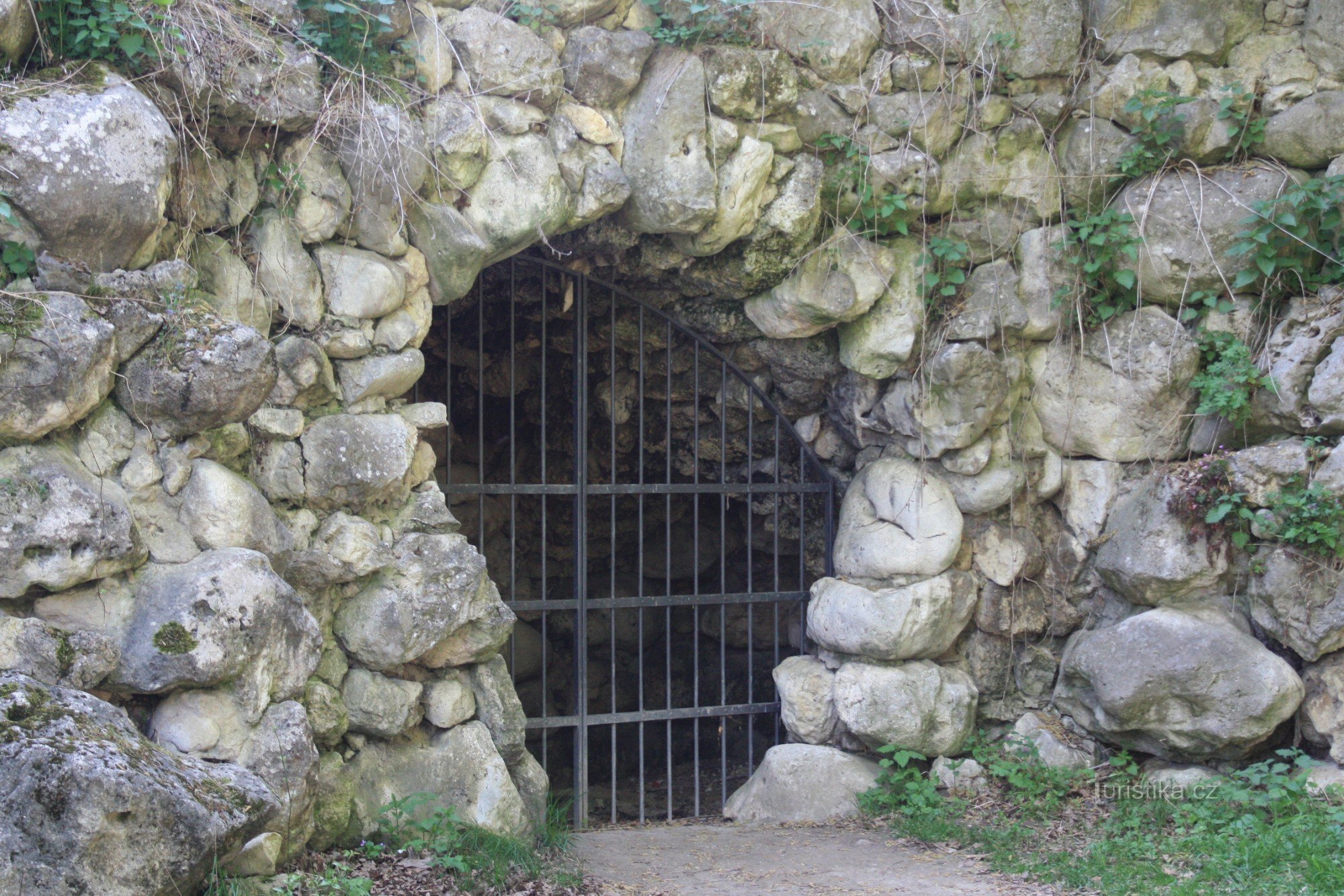 Parc Lednický - Grotte de Peklo et porte du paradis