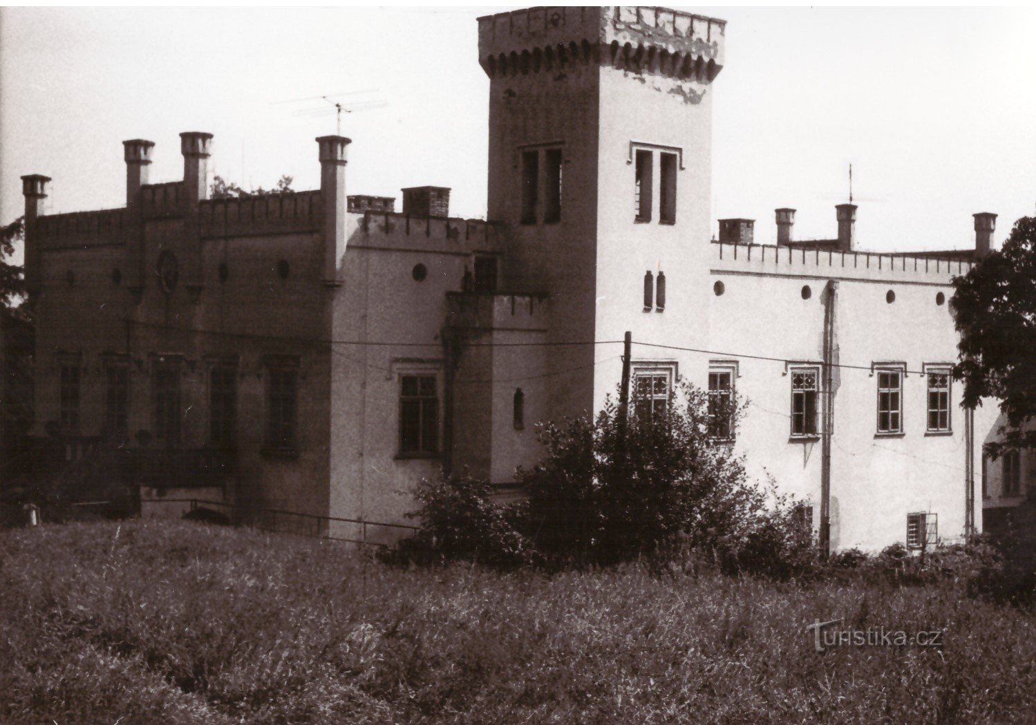 Castillo Leontyne