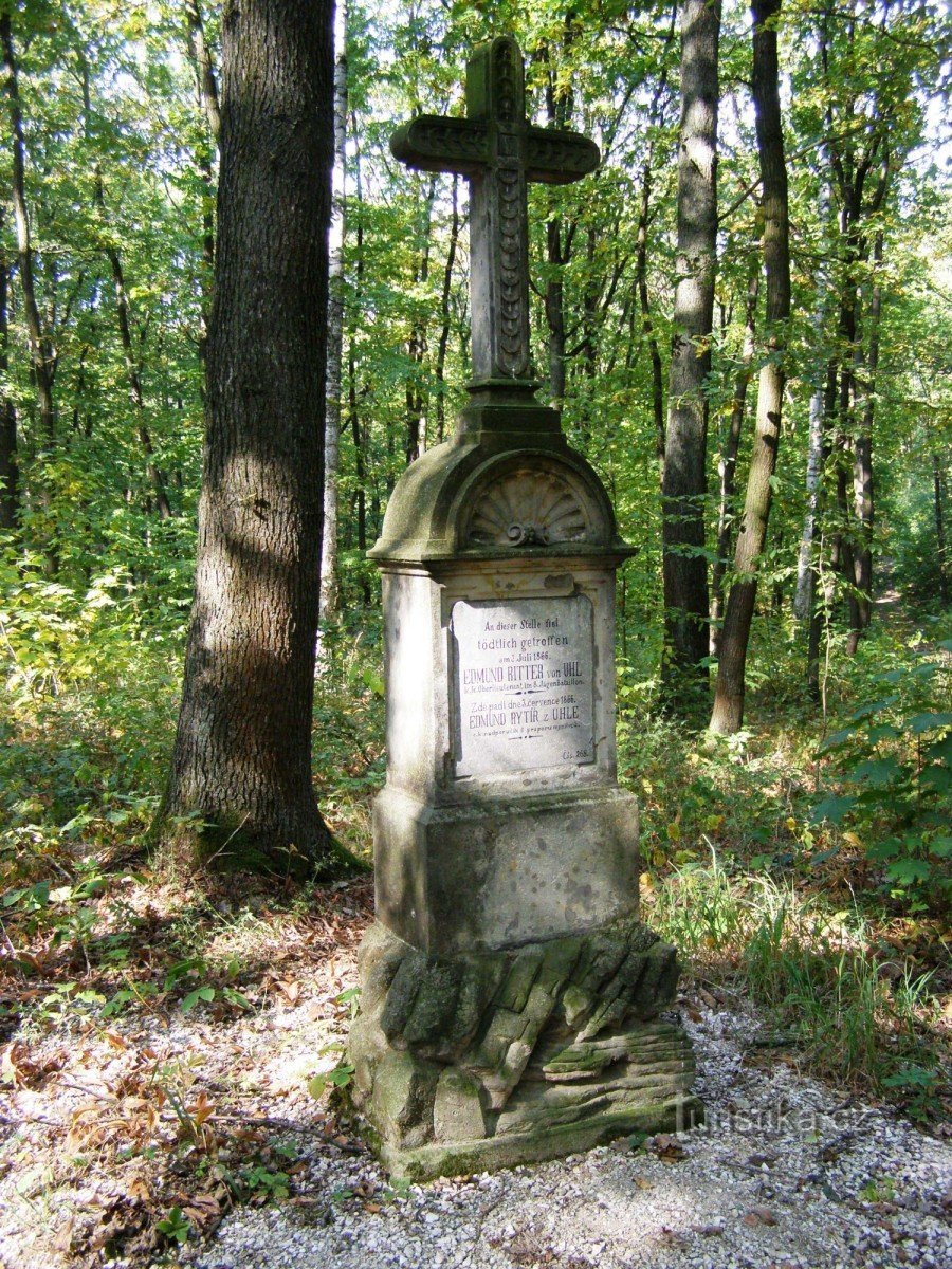 Les Svíb - monument to first lieutenant Edmund knight von Uhl