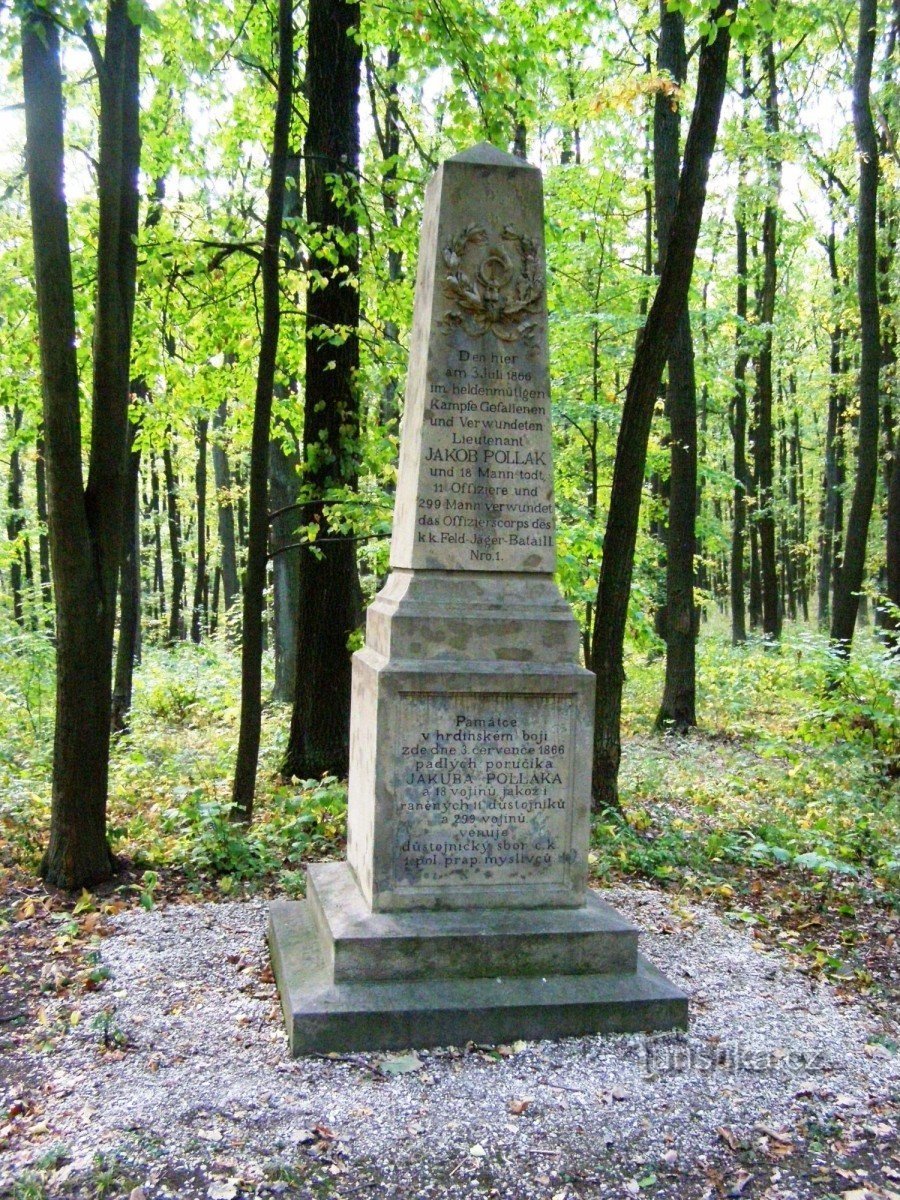 Les Svíb - monument dedicat locotenentului Jakub Pollak și a 18 soldați ai Batalionului 1
