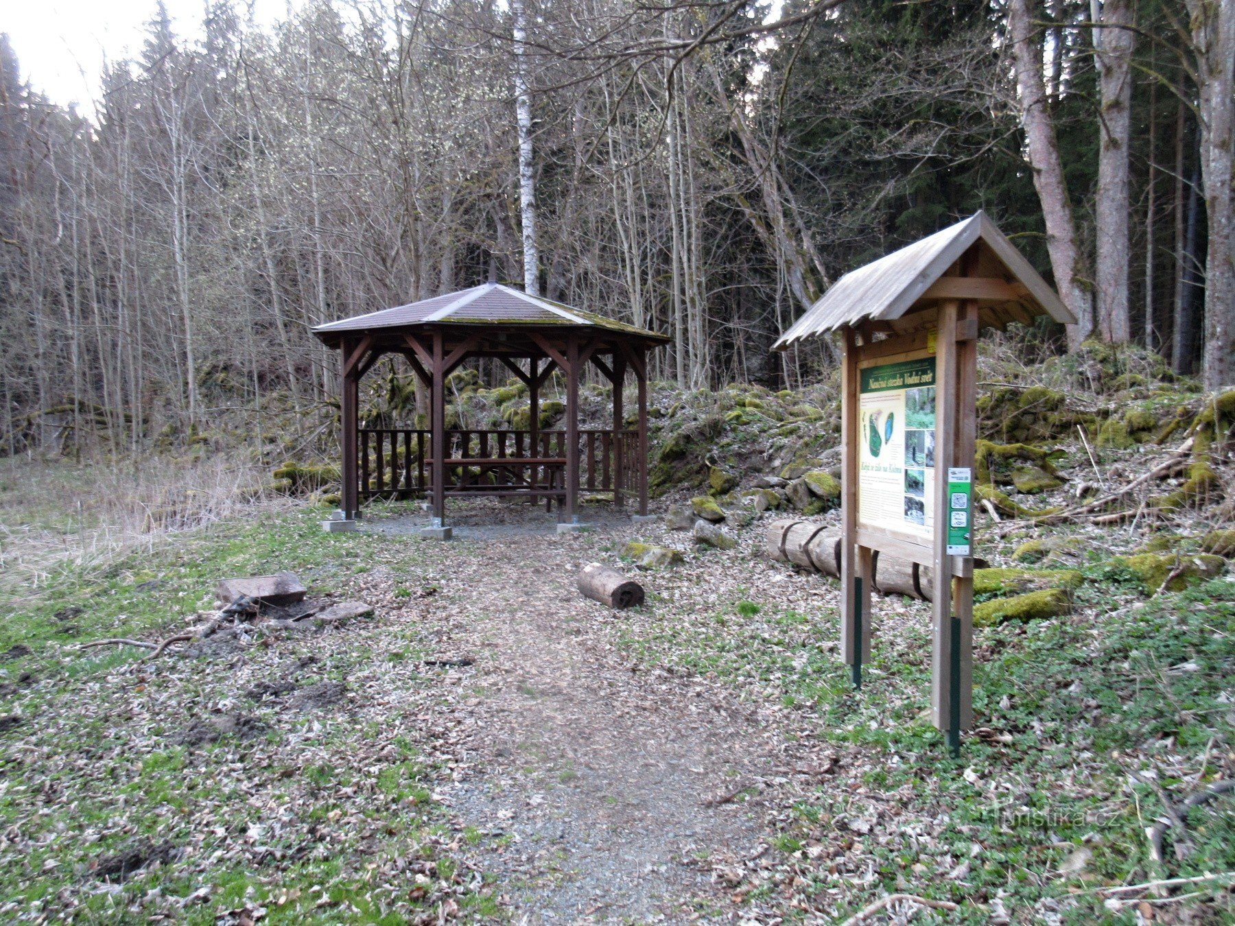 Forêt - sentier didactique Le Monde de l'Eau