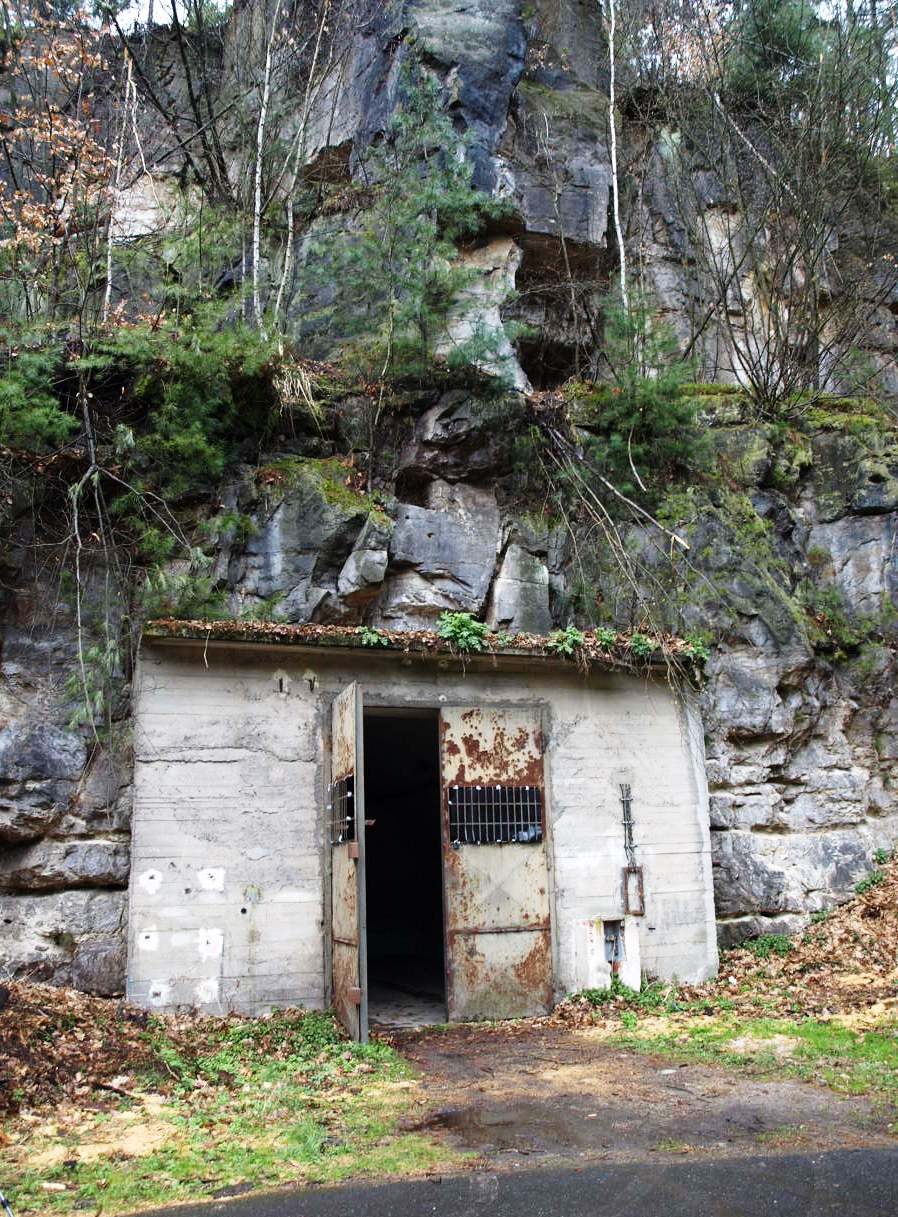 Unterirdische Luftfahrtfabrik Rabštejn