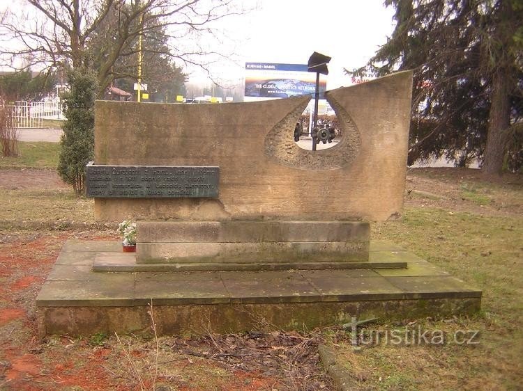 Flughafen Mošnov - Denkmal