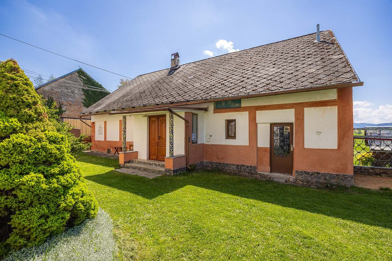 Letní Lehomka, hlavní vchod