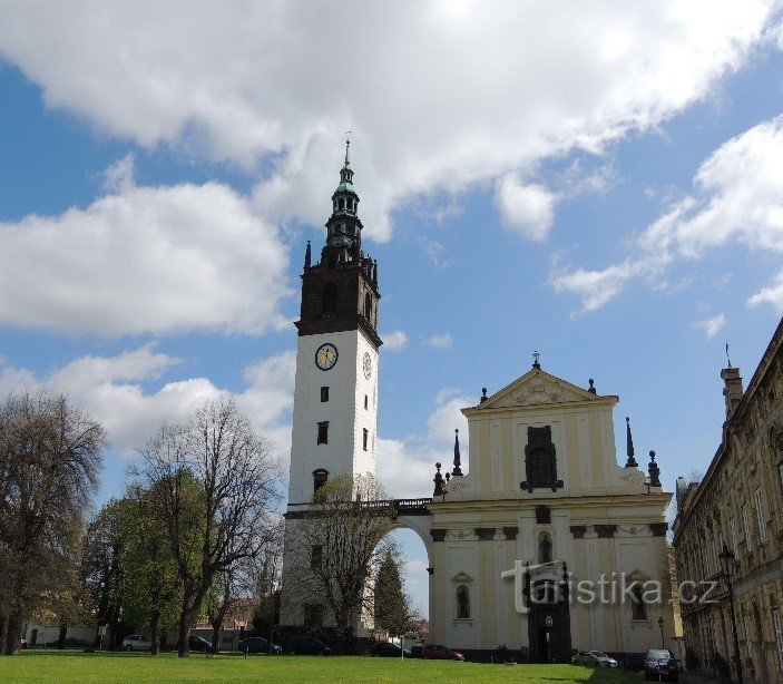 Summer Litoměřice oferecerá monumentos barrocos, passeios de barco e um ônibus de bicicleta para os arredores.