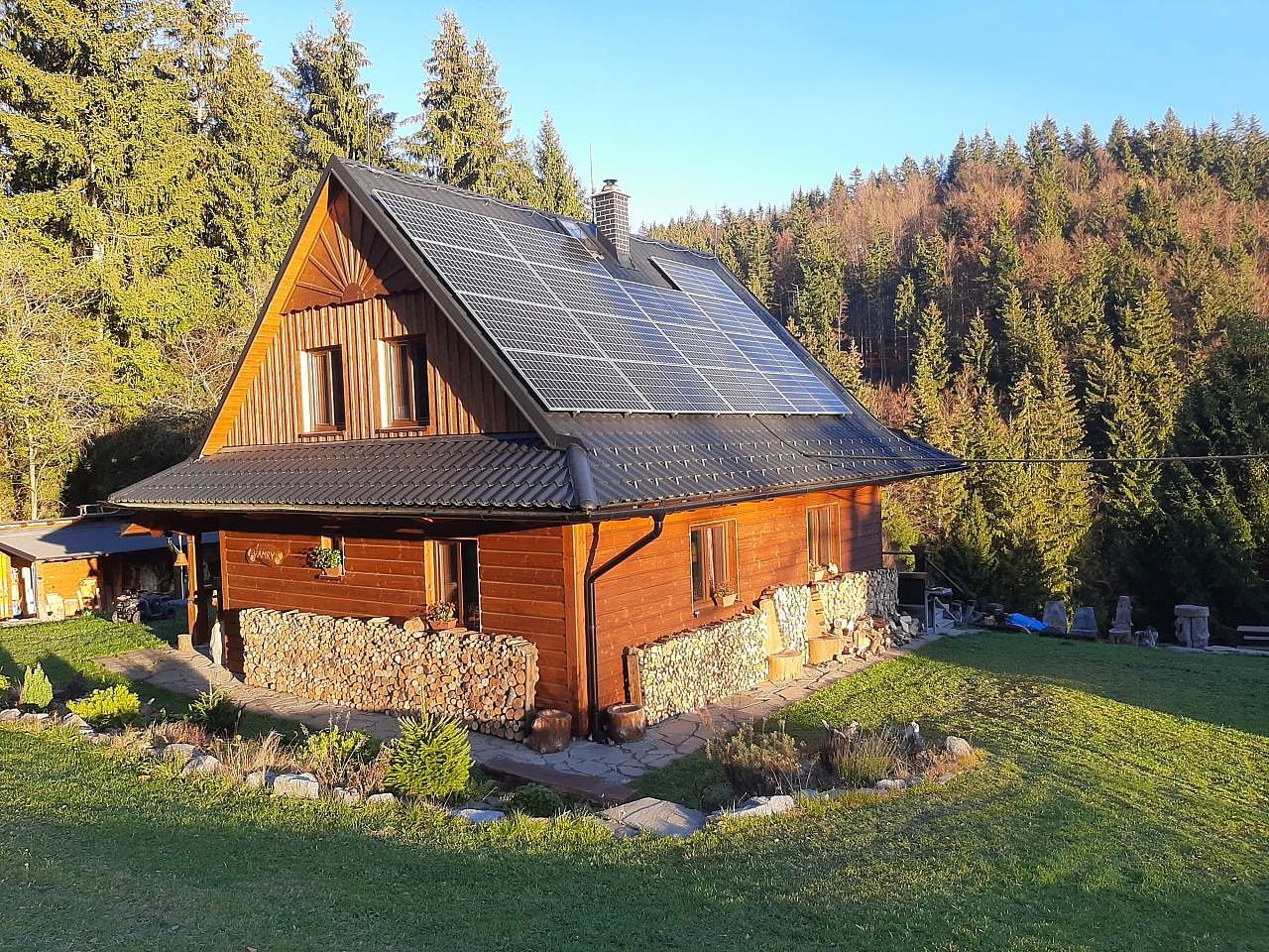 Letní pohled, Chalupa ALASKA