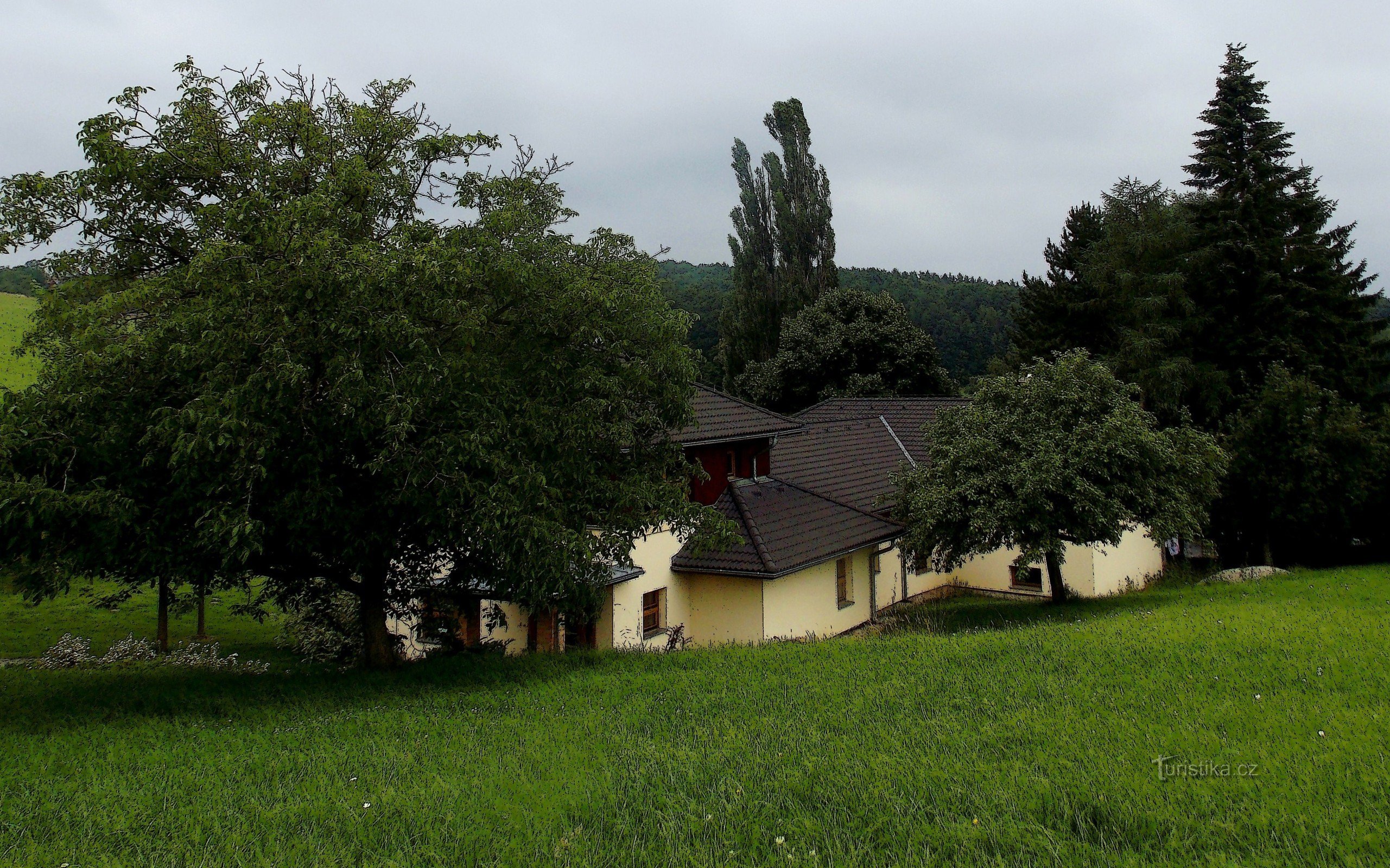 Una passeggiata estiva intorno a Zlín attraverso le radure di Želechovice