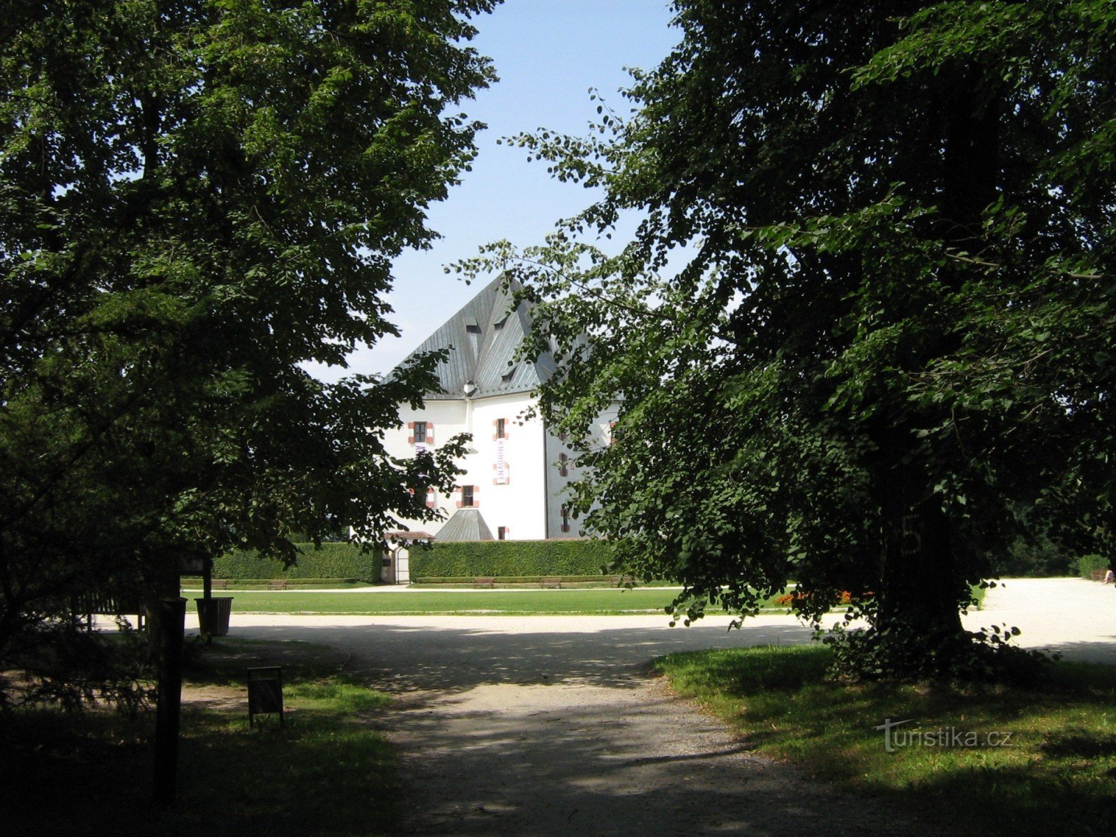 Letohrádek Hvězda and its nature reserve
