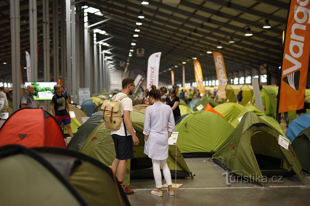 L'exposition de tentes et d'équipements de plein air de cette année parie sur l'écologie et la technologie moderne
