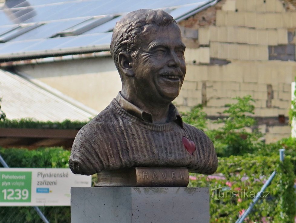 Letovice - busto de Václav Havel