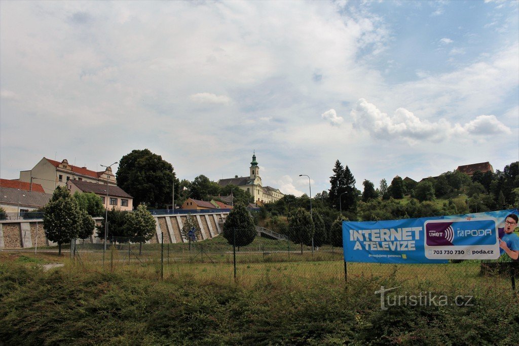 Letovice, utsikt över klostret från NW