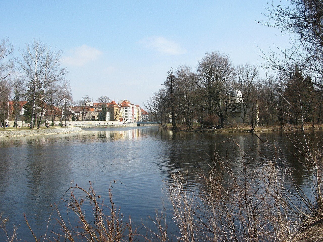 ...se nahaja blizu centra. Tudi z observatorijem...