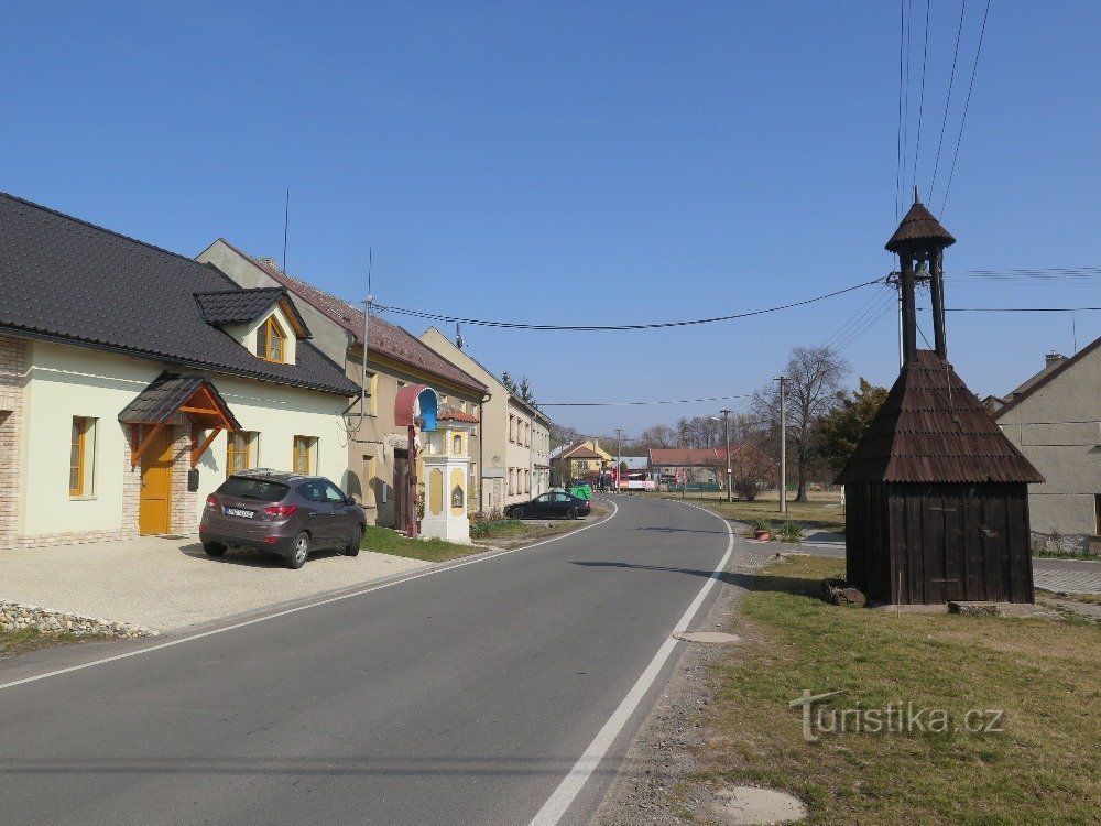 Lhota nad Moravou (Náklo) – wooden bell tower