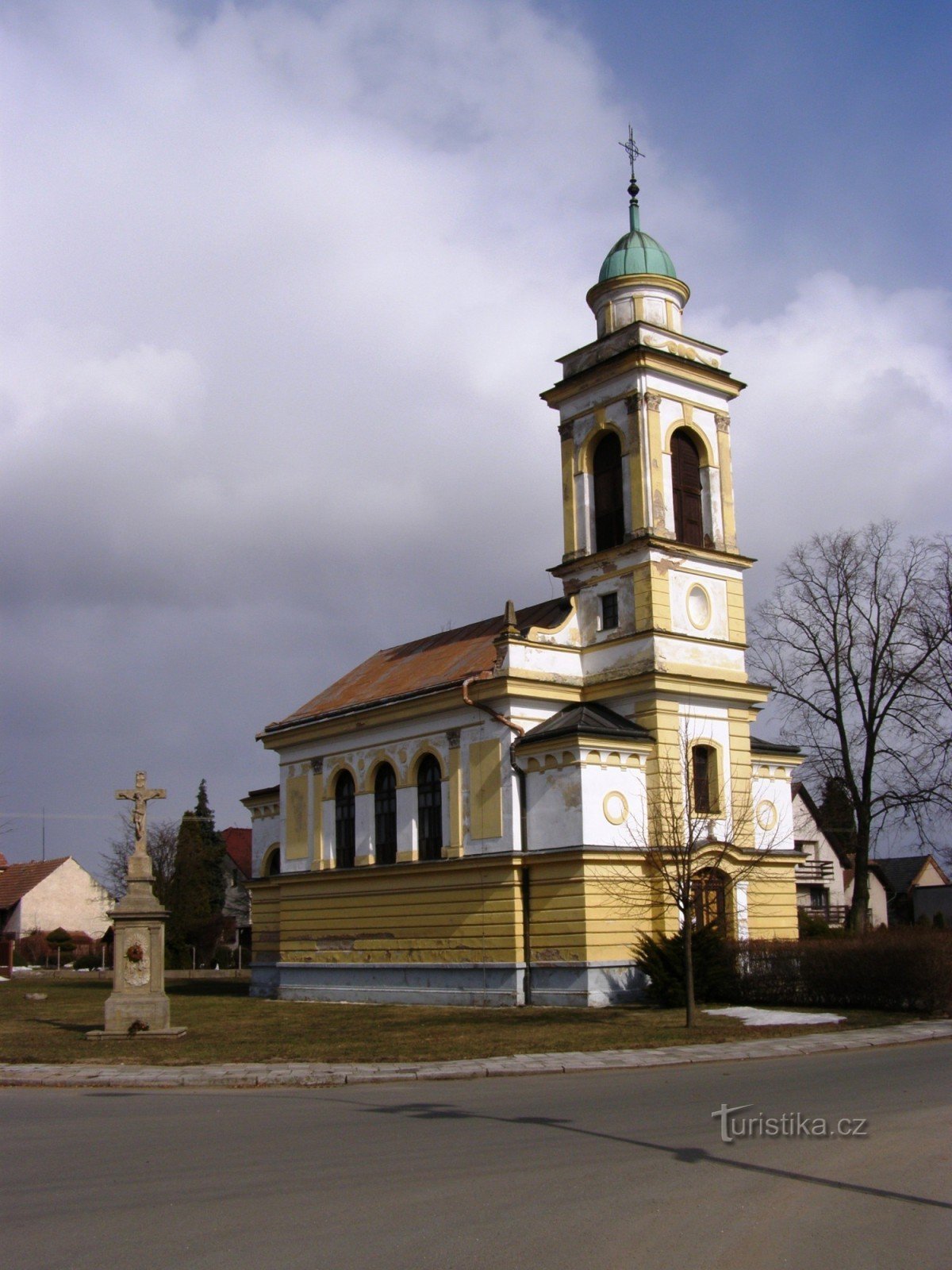 Lhota pod Libčany - kaple Nejsvětější Trojice