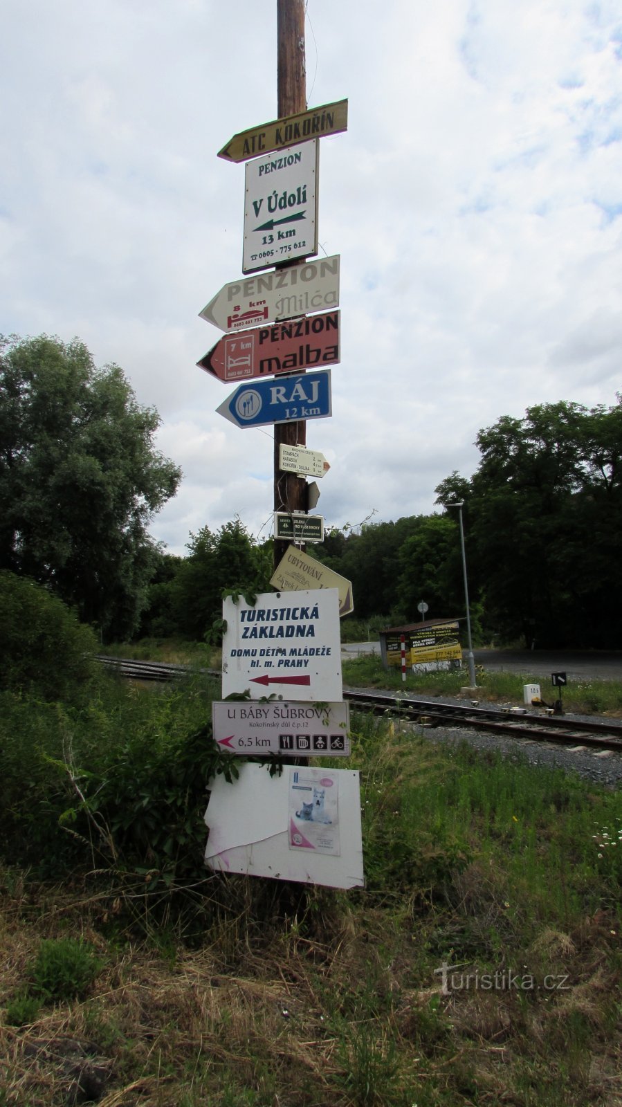 Haltestelle Lhotka u Mělník - Bahnhof