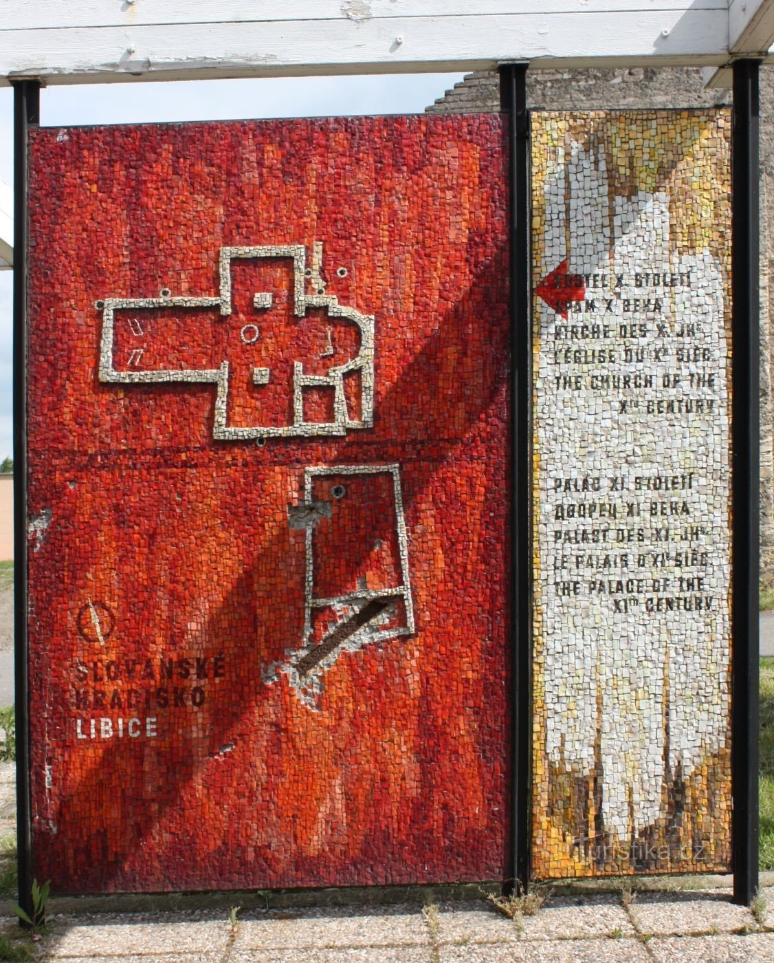 Libice nad Cidlinou - Pomnik pod grodziskiem