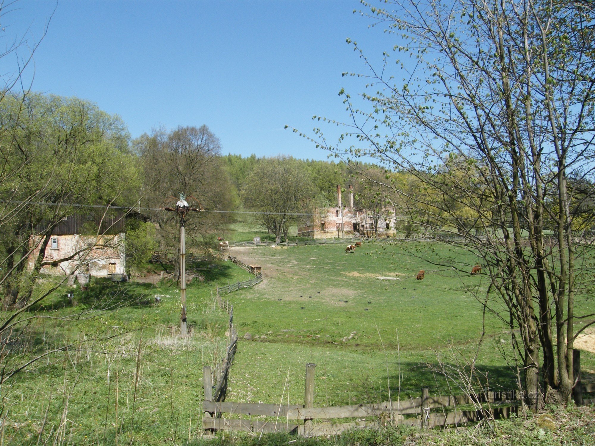 Libná - die Überreste des ehemaligen Dorfes