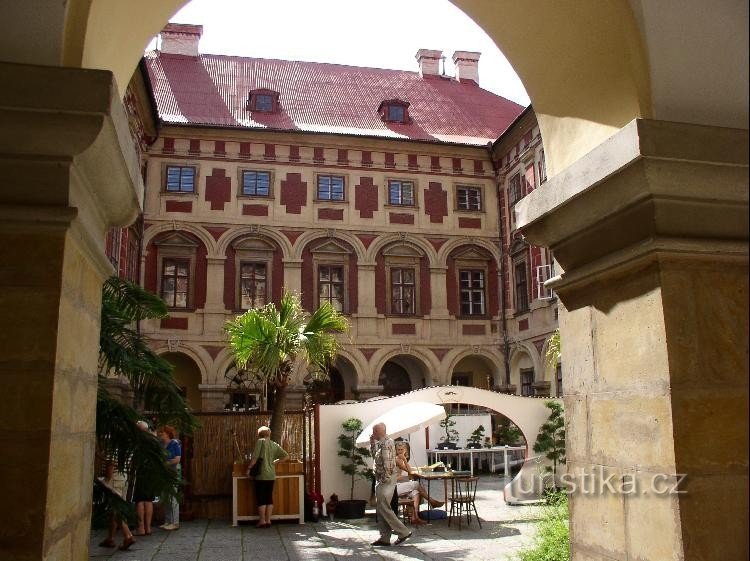Libochovice - courtyard