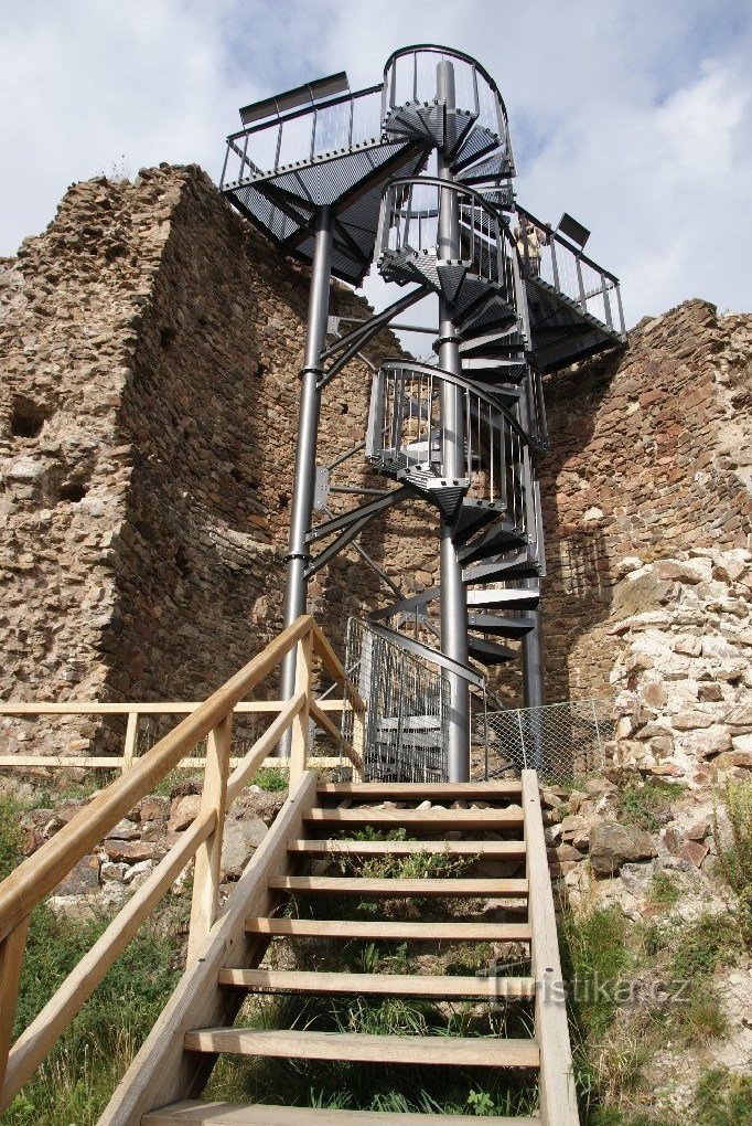 Lichnice (Třemošnice – Podhradí) – Aussichtsturm der Burg Milada