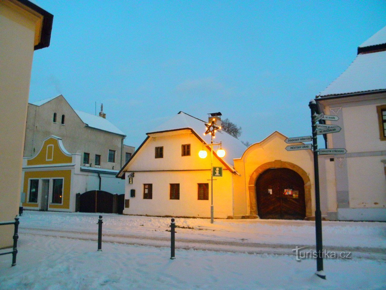 Maison en rondins folklorique - centre d'information de Spáleného Poříčí