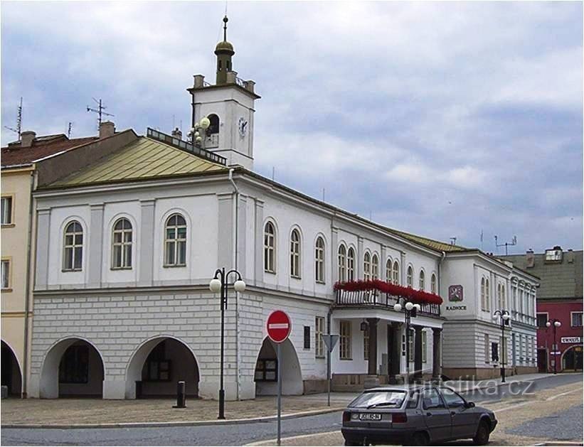 Lipník nad Bečvou-klasicistní radnice na náměstí T.G.Masaryka-Foto:Ulrych Mir.