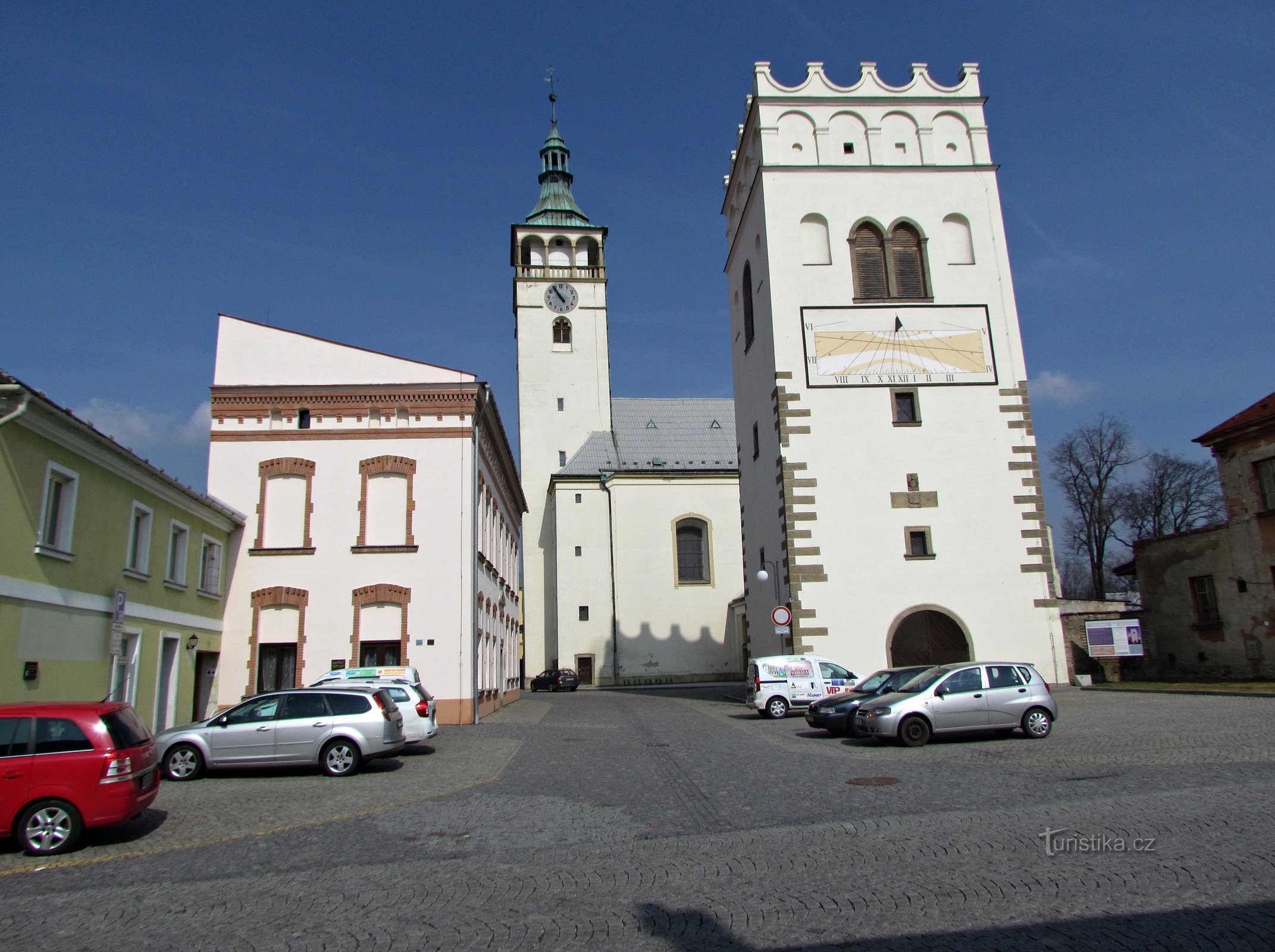 Lipník nad Bečvou - iglesia de Santiago y campanario