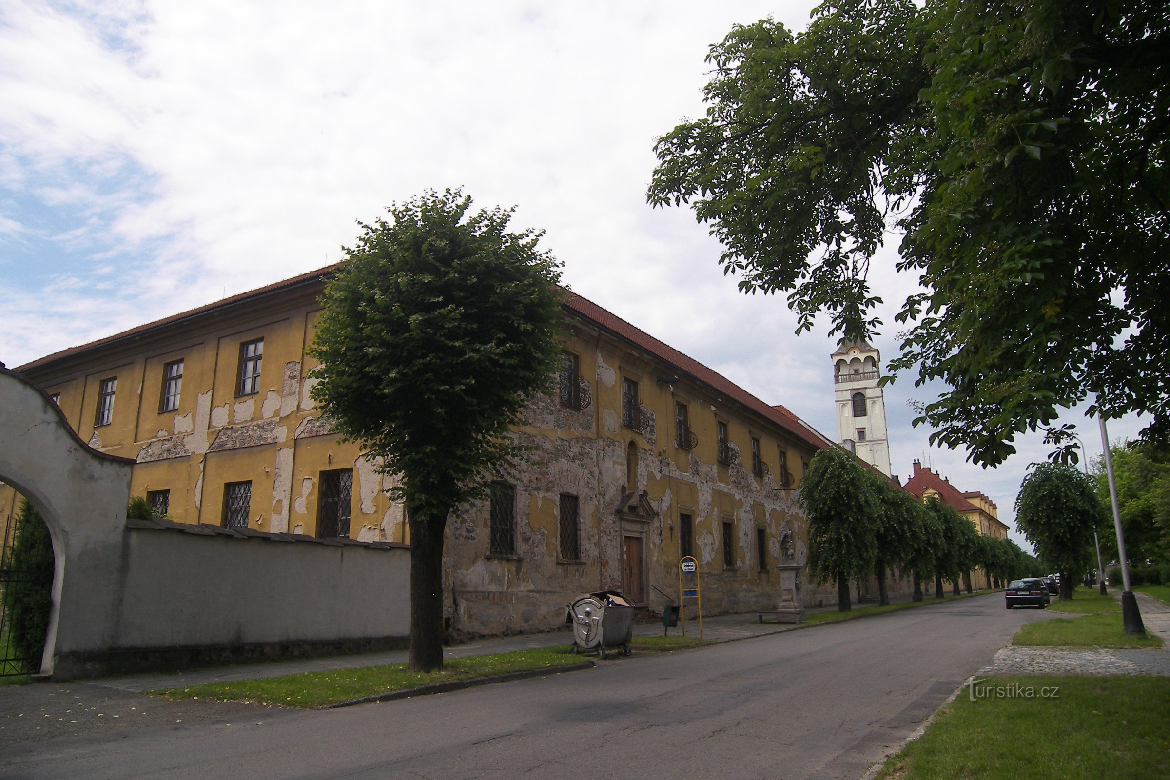 Lipnik nad Bečvou - piaristični samostan