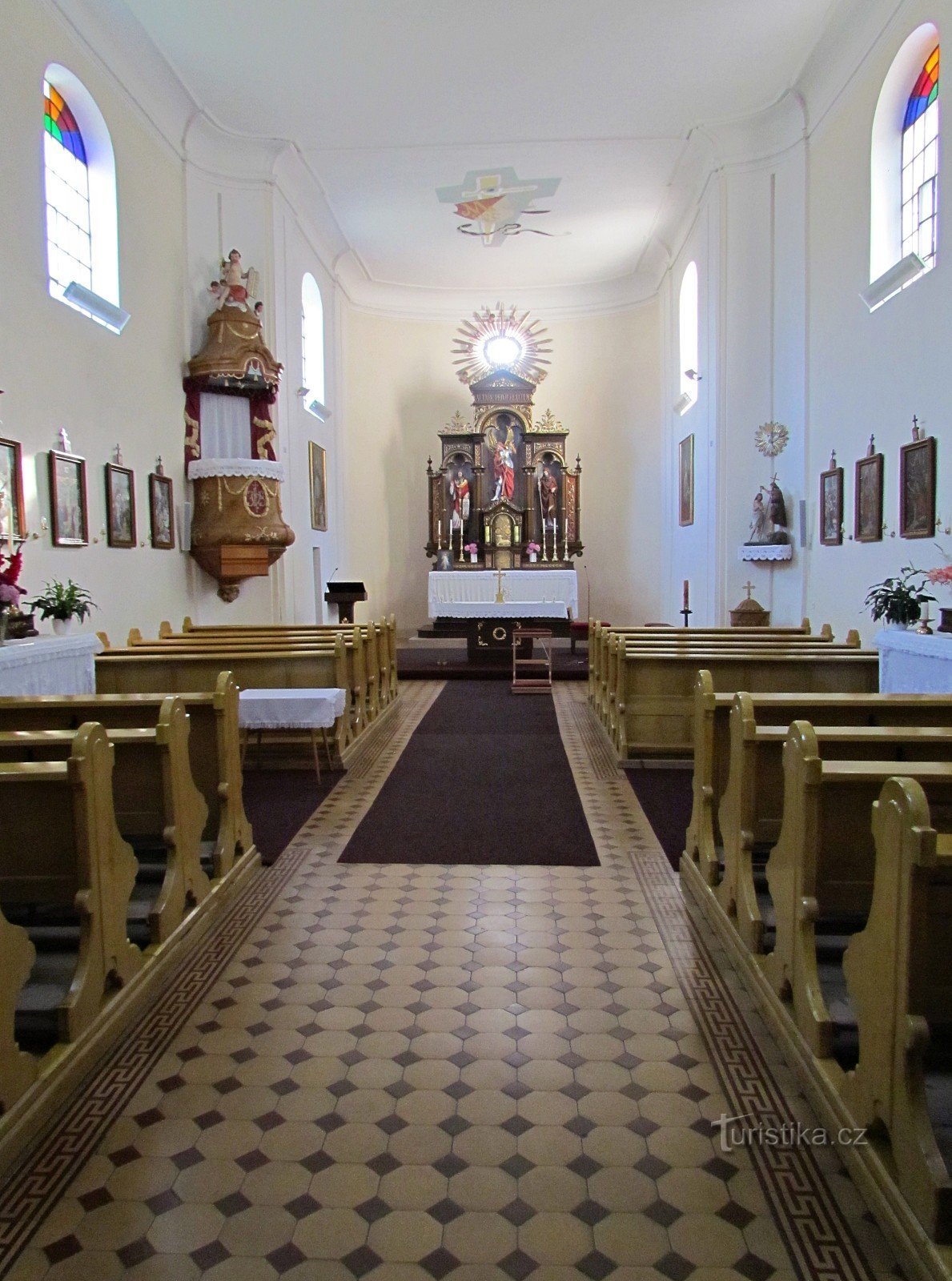 Liptál - a igreja de São Miguel Arcanjo