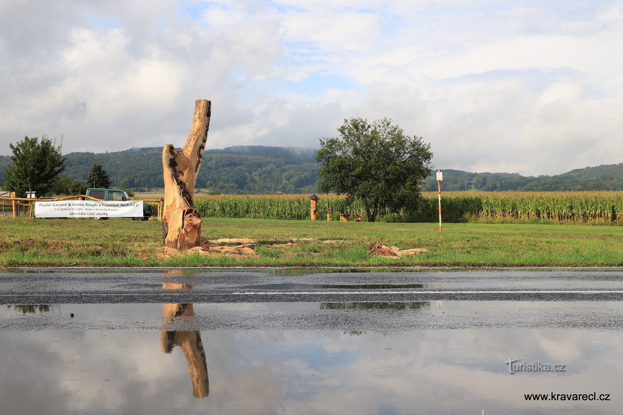 Rævesti i landsbyen Kravaře