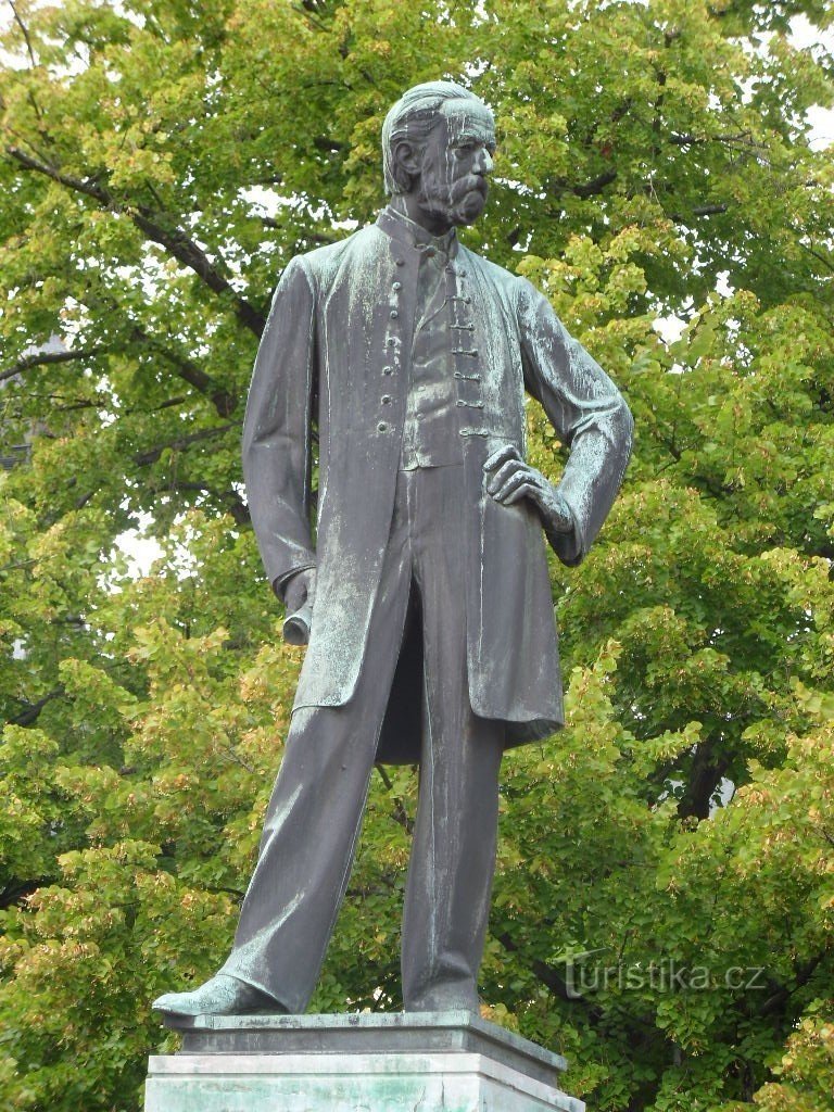 Litomyšl - monument voor Bedřich Smetana