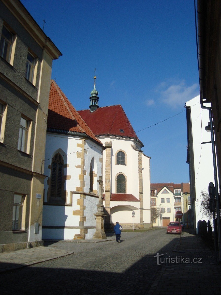 Cruz de pedra Litovel de 1849 na Capela Checa da Rua Komenského-Foto: Ulrych Mir.