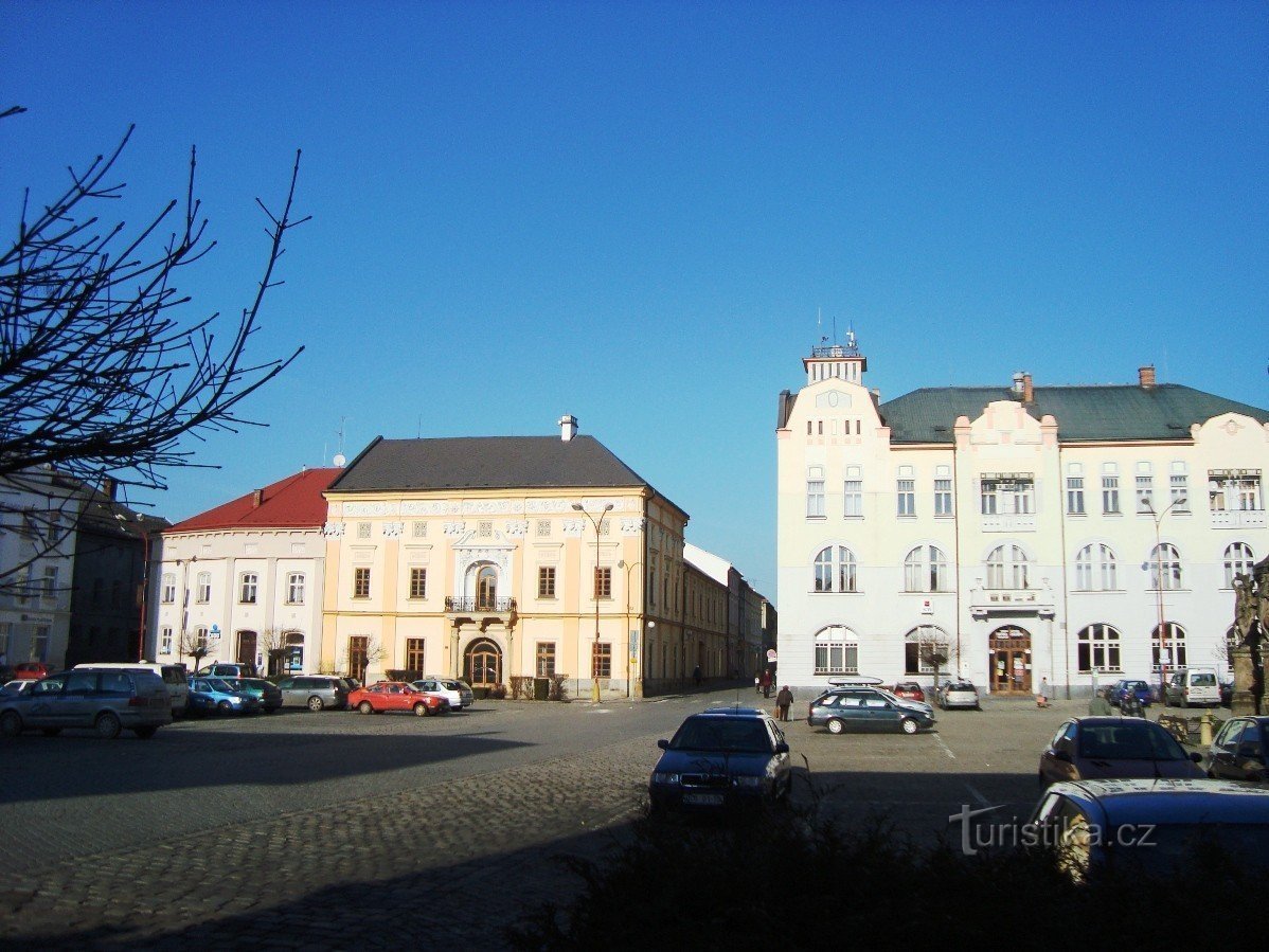 Litovel-Přemysl Otakar II.-Hôtel Zálozna et Langův dům-Photo : Ulrych Mir.