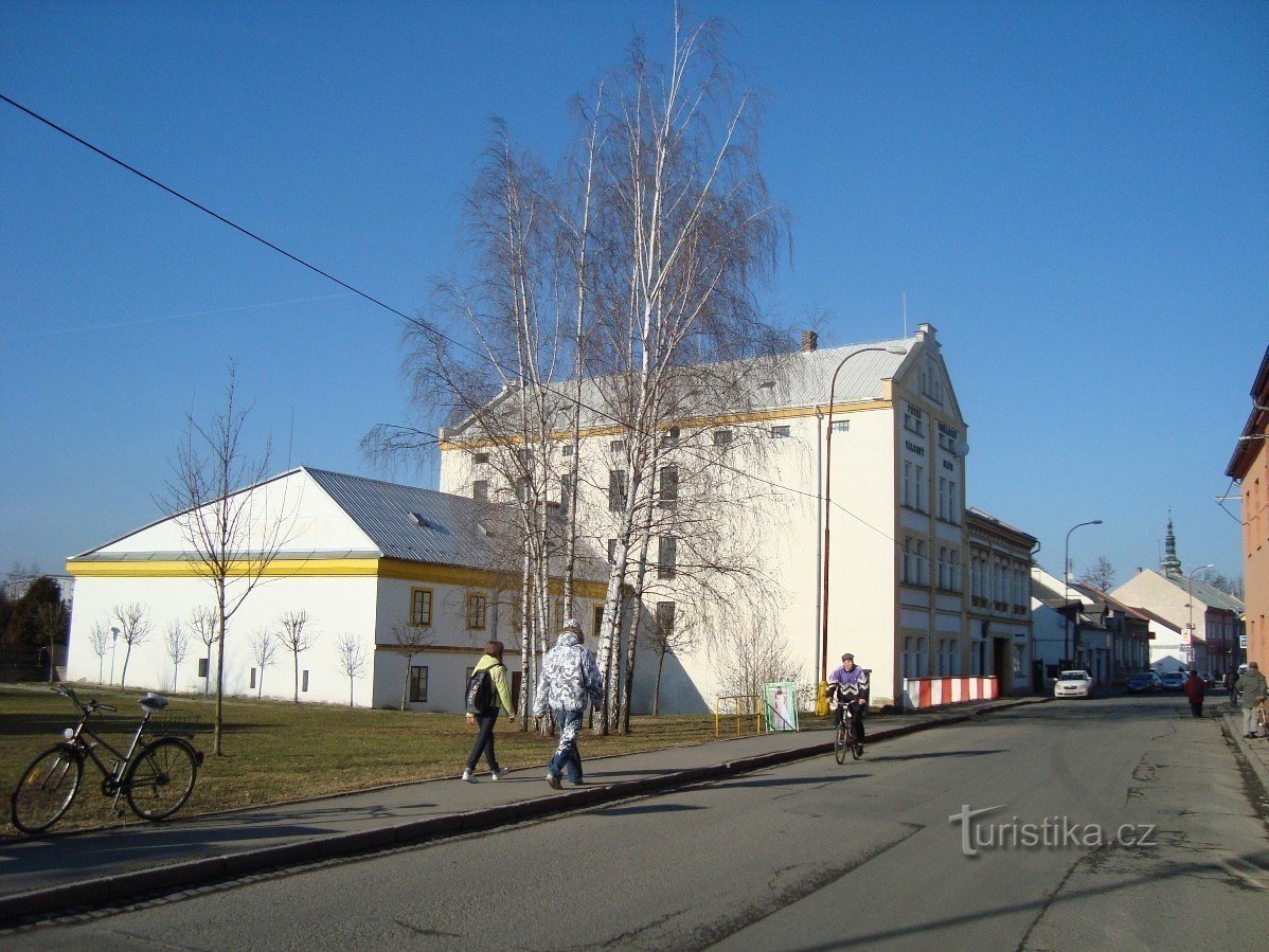 Litovel-Palackého-Straße-Die erste künstlerische Walzenmühle-Foto: Ulrych Mir.