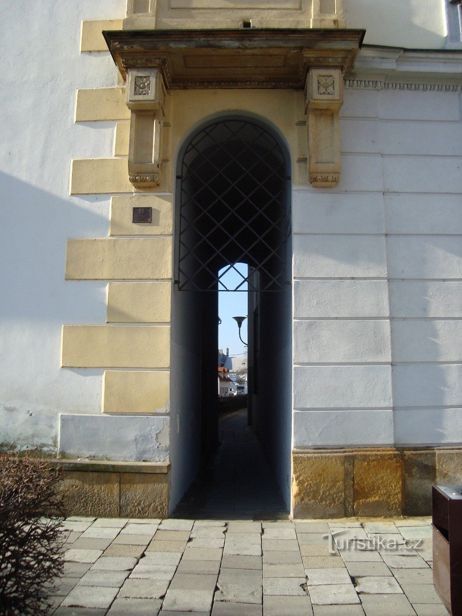 Callejón Litovel-Serhovní desde la plaza Přemysla Otakar II.-Foto: Ulrych Mir.