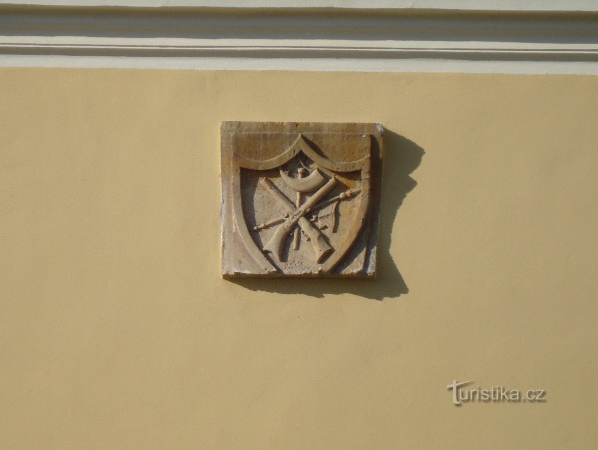 Litovel - strelski emblem na muzejski stavbi - Foto: Ulrych Mir.