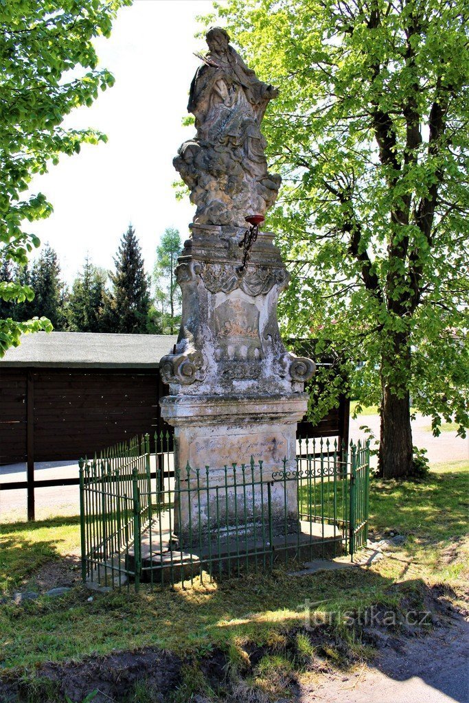 Lobendava, estátua de S. João de Nepomuk