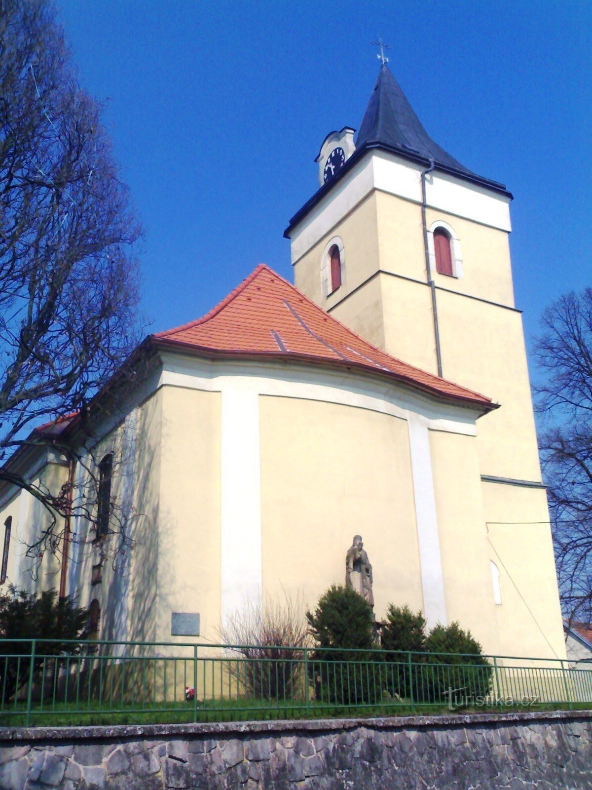 Lochenice – Église de la Nativité de la Vierge Marie