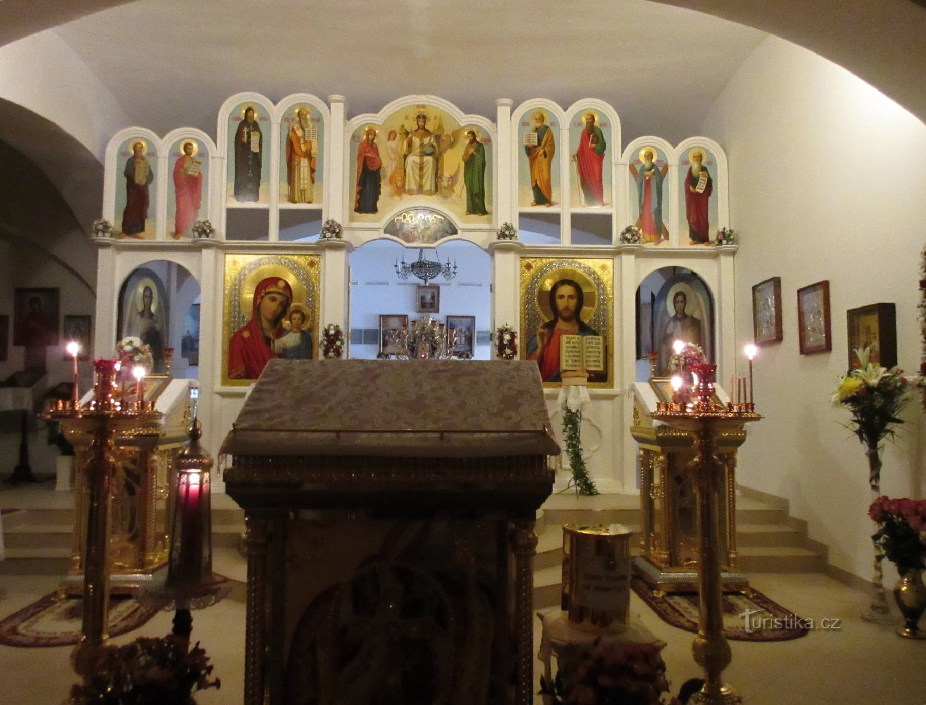 Loděnice - pueblo y antiguo castillo, ahora monasterio de St. Václav y Ludmila