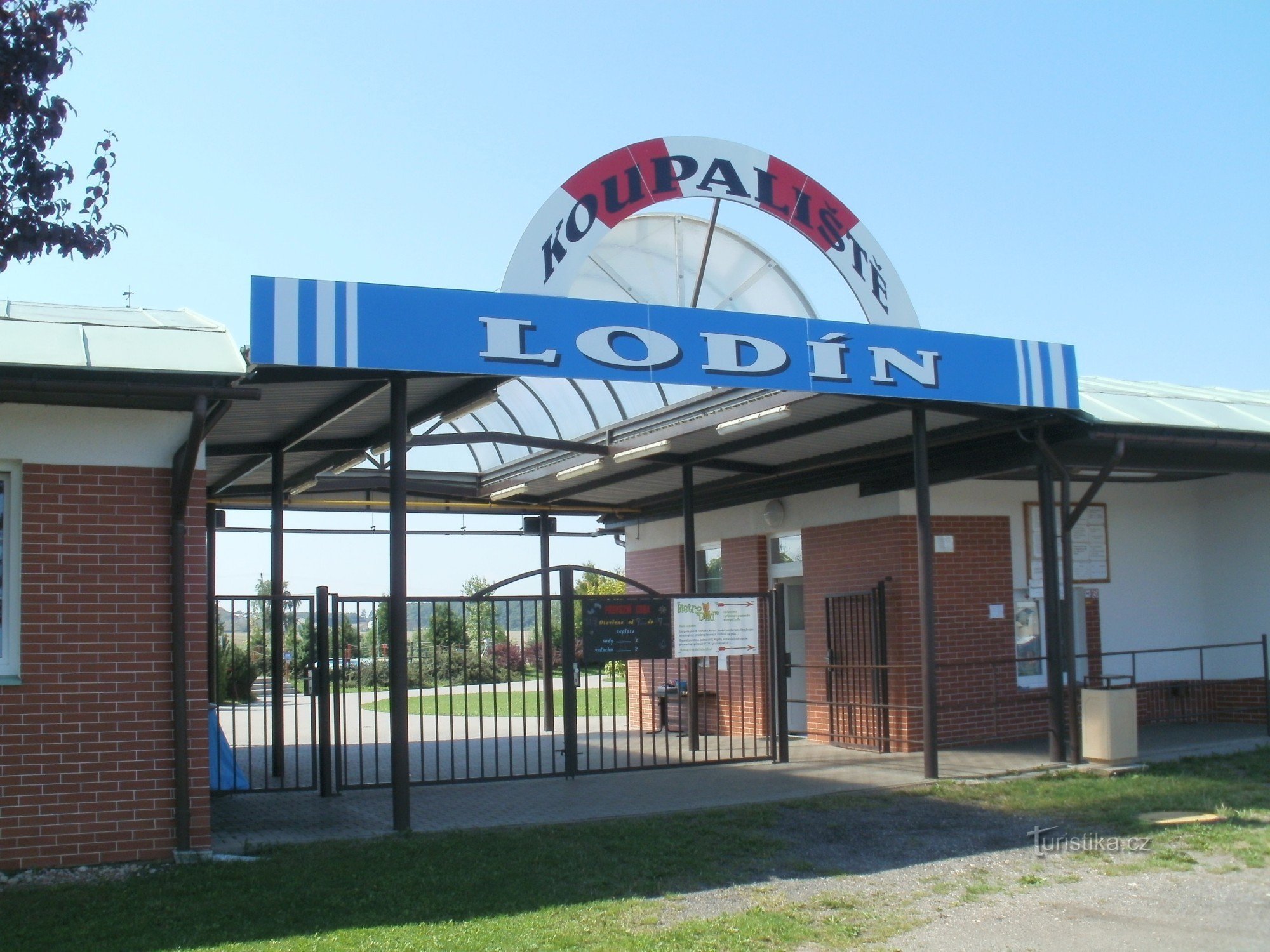 Lodín - zwembad