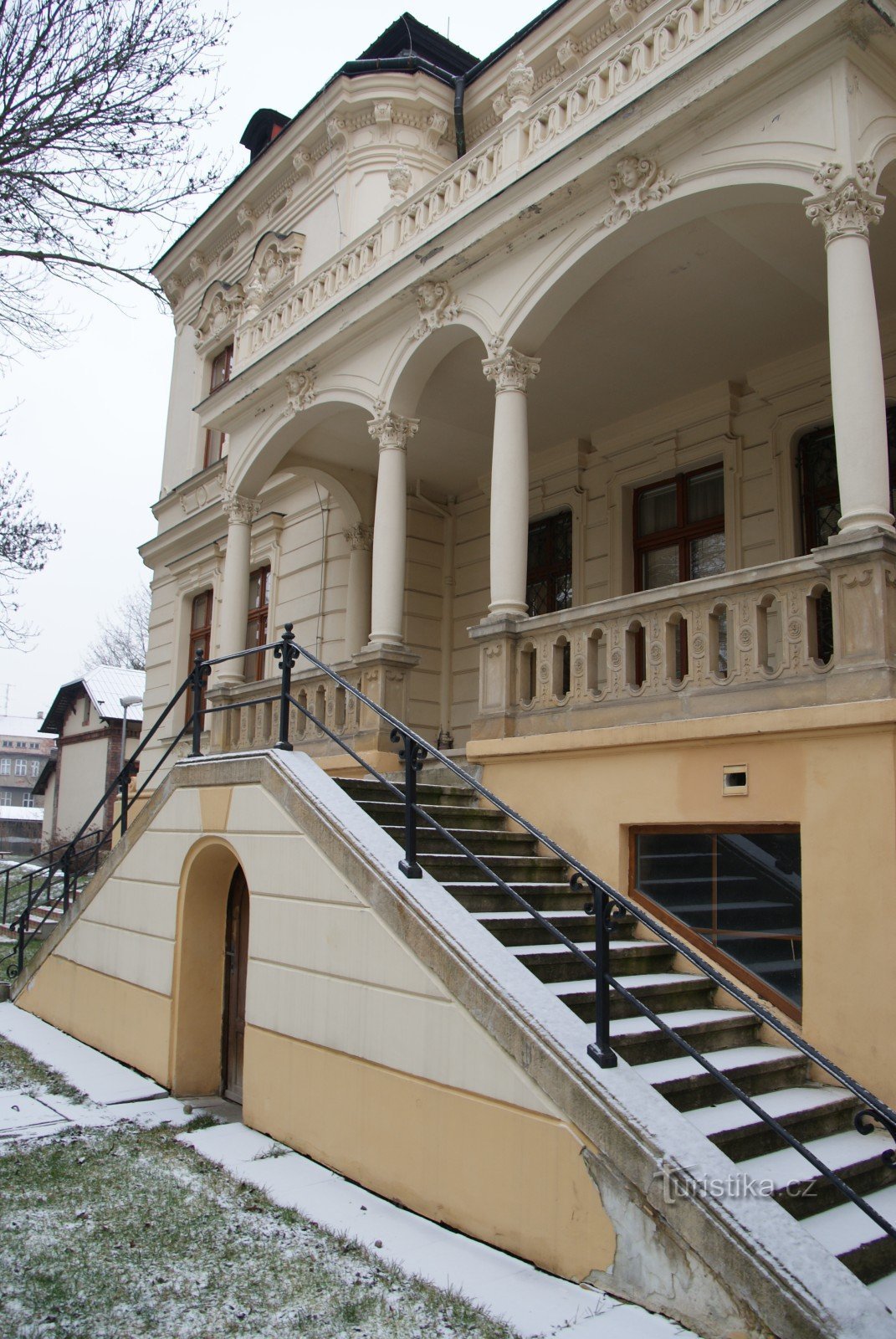 loggia com escadas