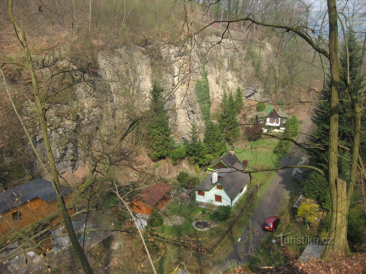 Kamieniołom Trhůvka - Bajka, domki