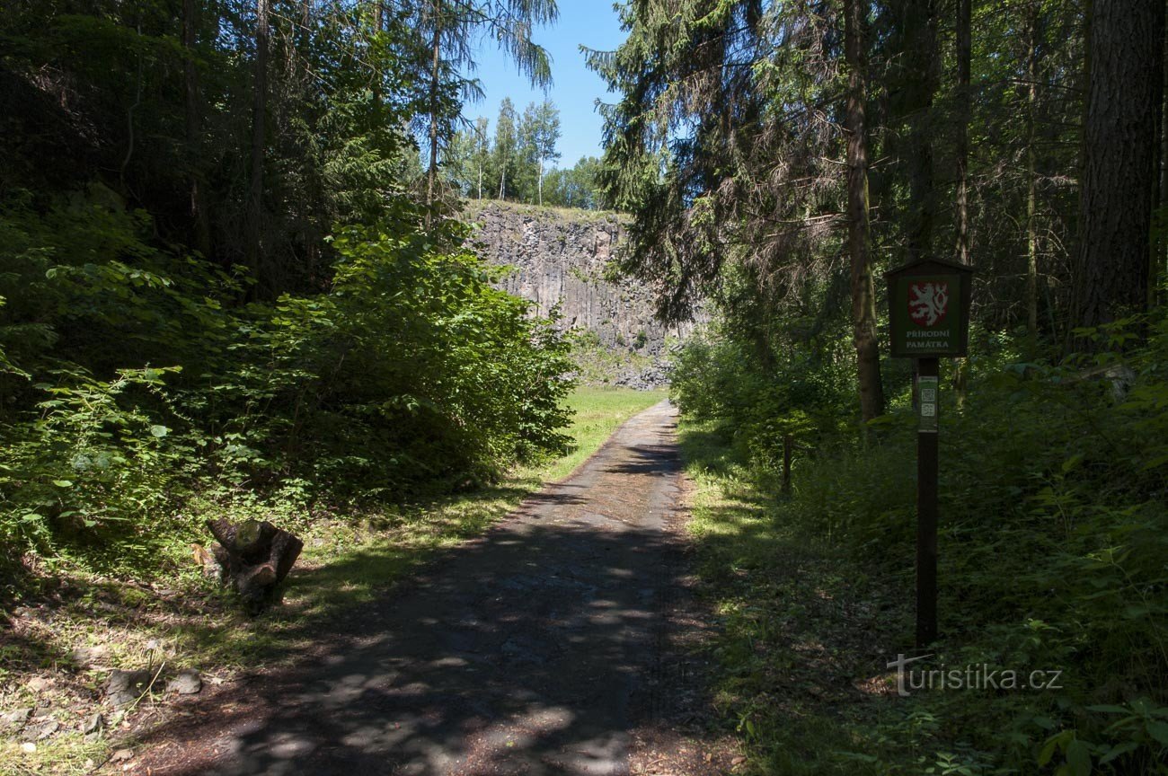 Cantera cerca de Mezyna