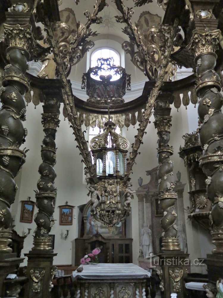 Lomec ( Nestanice ) - iglesia de peregrinación del Nombre de la Virgen María