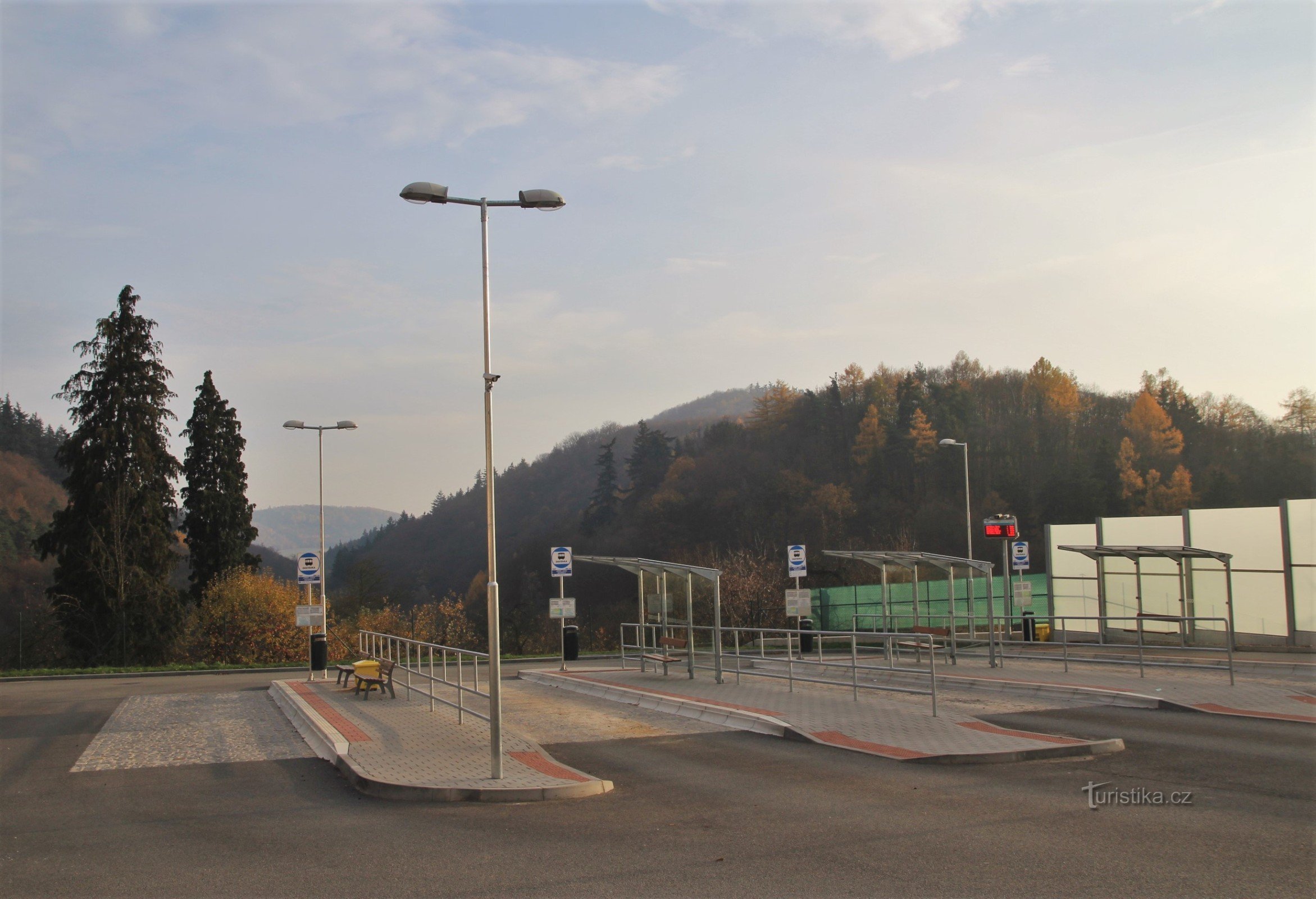 Lomnice - bus station