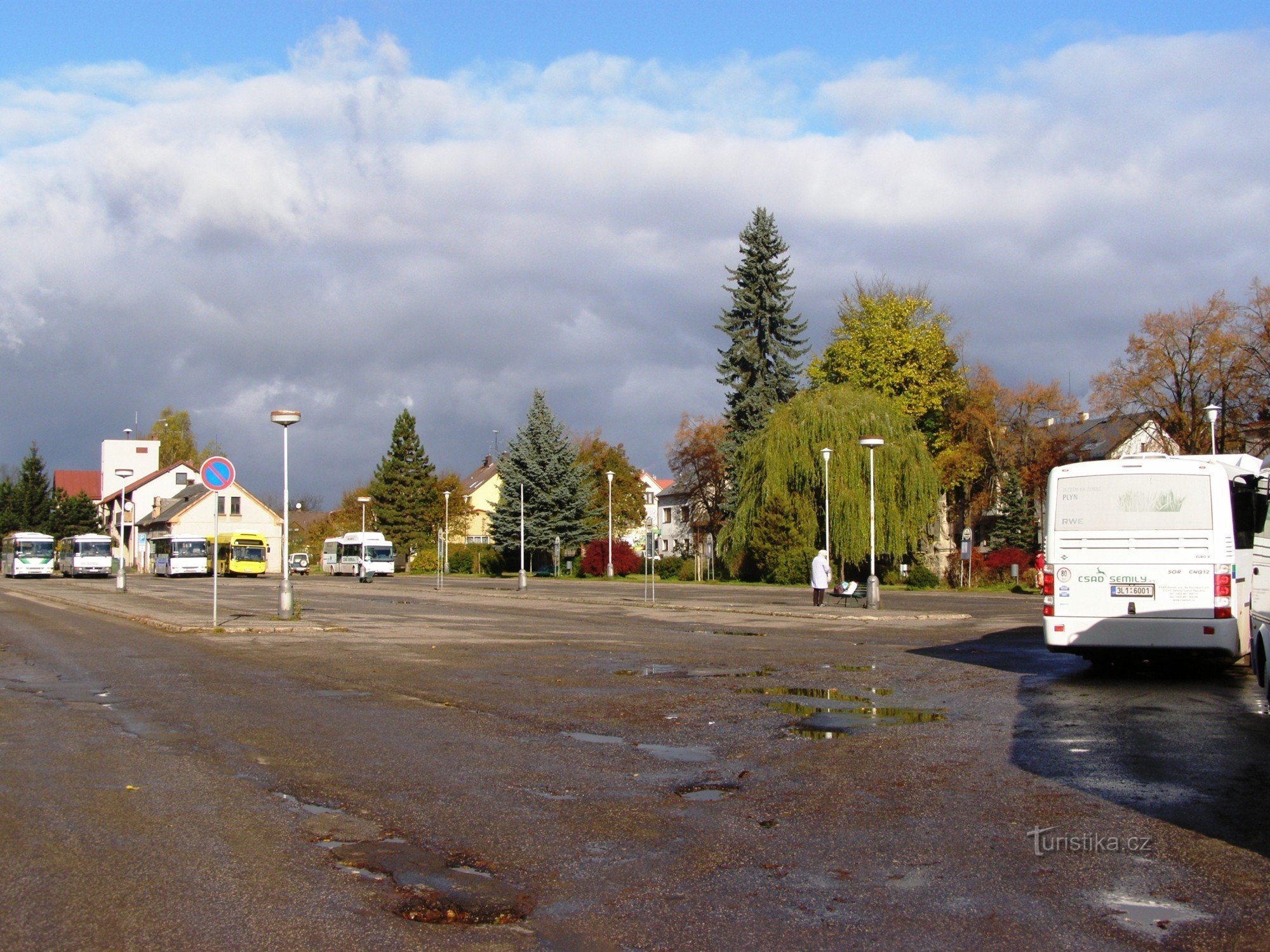 Lomnice nad Popelkou - estação de ônibus