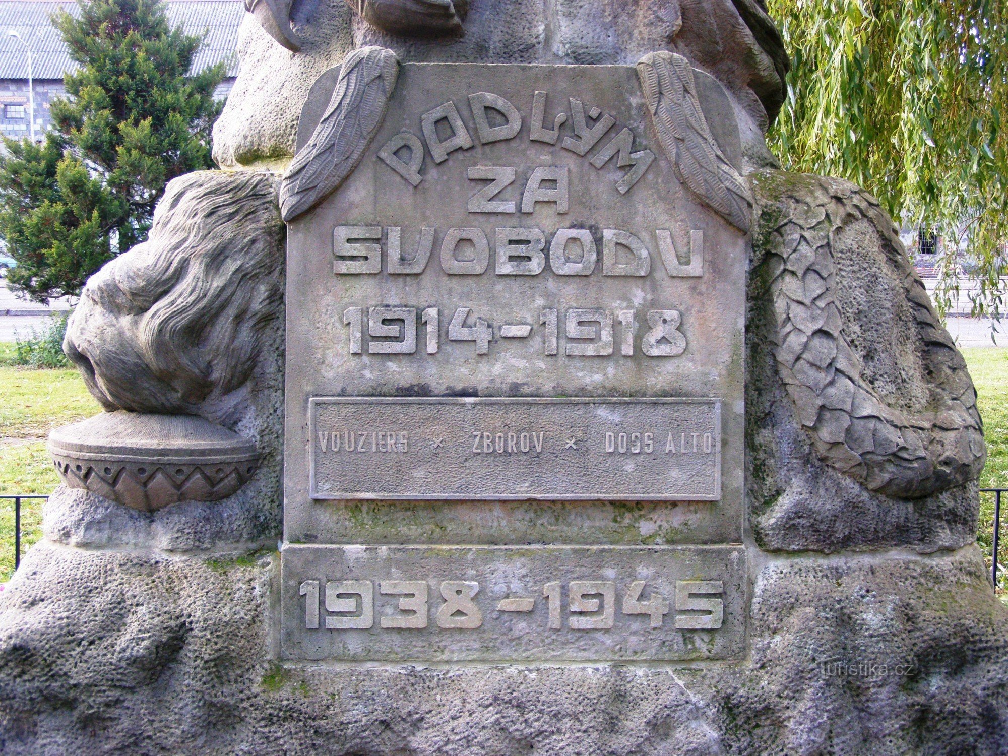 Lomnice nad Popelkou - monument til ofre for krige