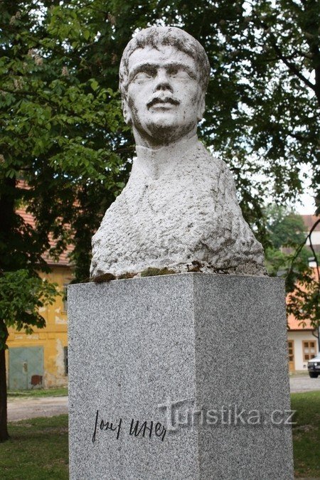 Lomnice - monument over Josef Uhr