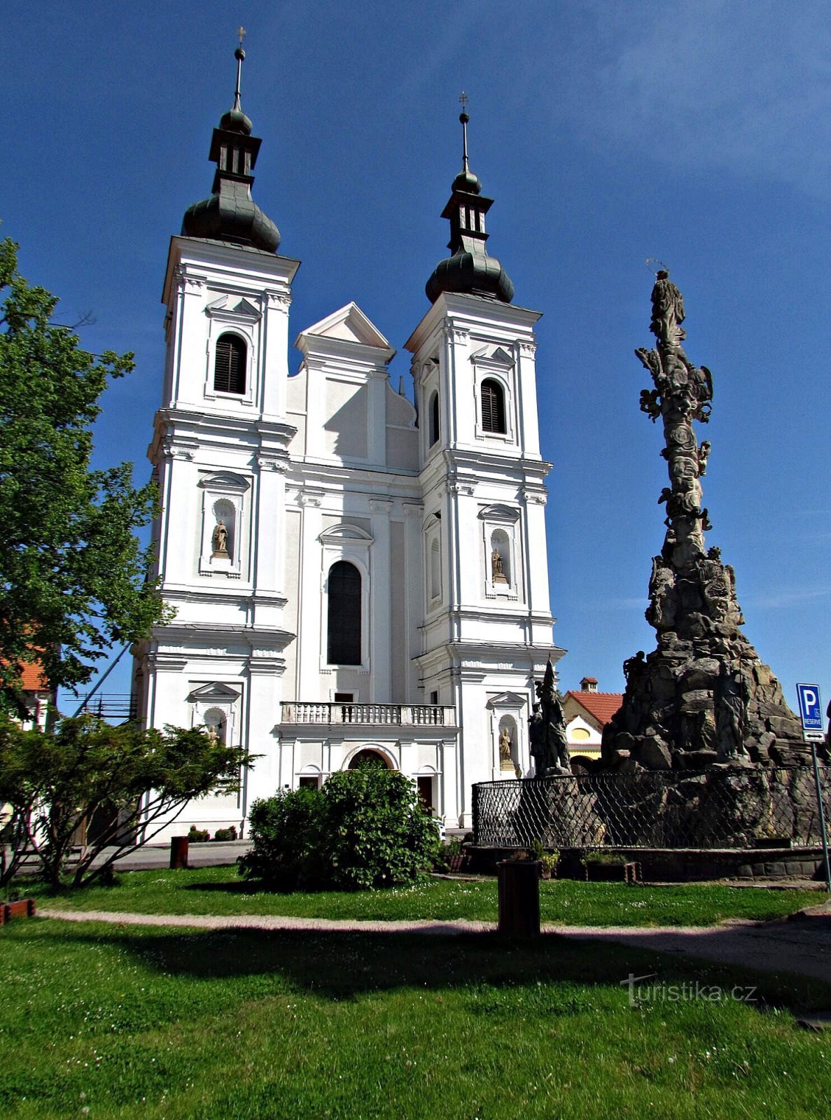 Lomnica Szűz Mária-templom látogatása