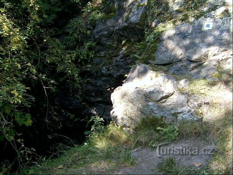 Castelo de Lopata: é assim que se parece o castelo de Lopata - só tem um buraco, lixo dentro...