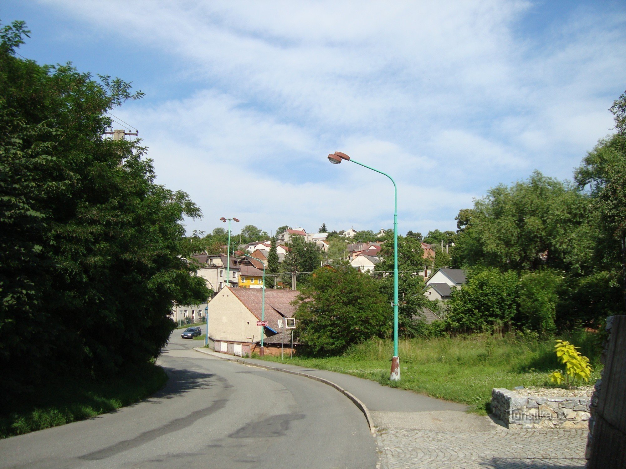 Calle Lošov-Svolinského, la parte debajo de la presa en el valle del arroyo Lošovského-Foto: Ulrych Mir.